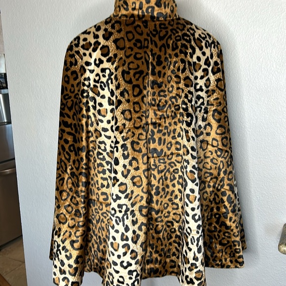 Dennis Basso leopard faux fur cape jacket - Picture 7 of 14
